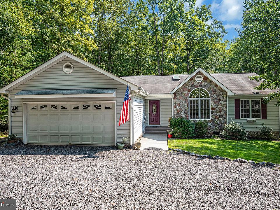1st image of 220 Creekside Dr