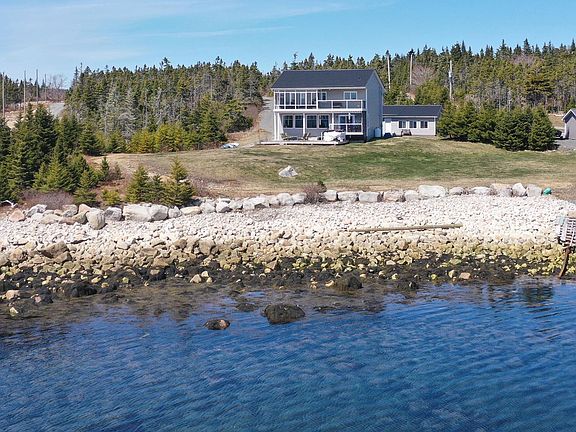 3rd image of 102 Oceantide Ln W