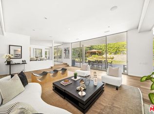 15901 Royal Oak Rd, Encino, CA 91436