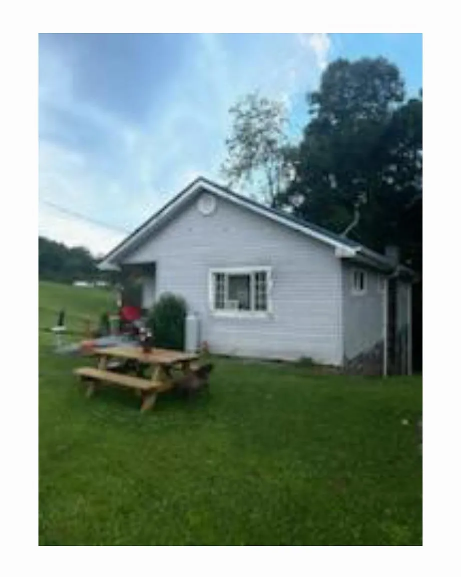 3 bed, 1176 sqft, $850 — Photo 2
