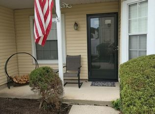 30 Mill Run W, Hightstown, NJ 08520