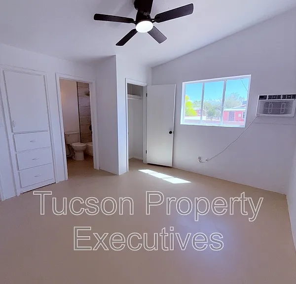 814 N Alvernon Way #A — Photo 9