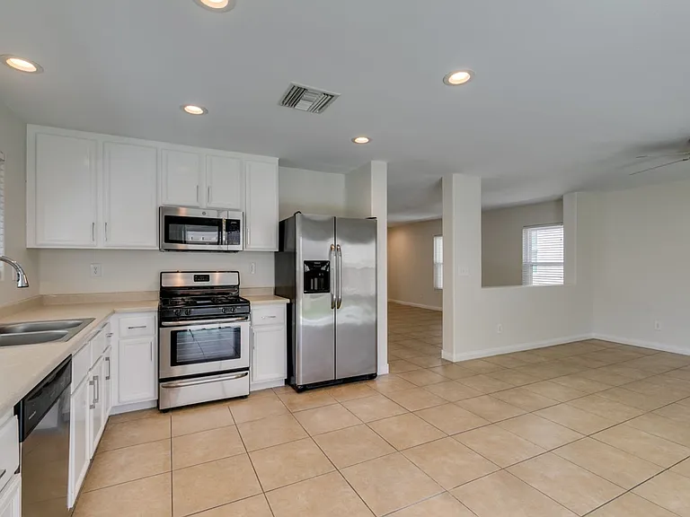 8660 Painted Horseshoe St — Photo 21
