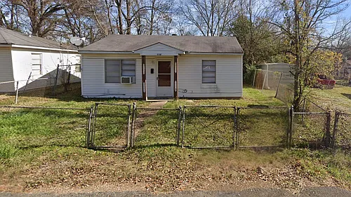 2317 Freewater St Photo 1