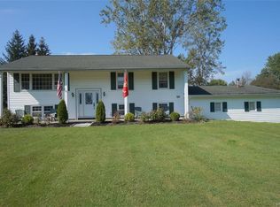 694 Ransom Rd, Lancaster, NY 14086