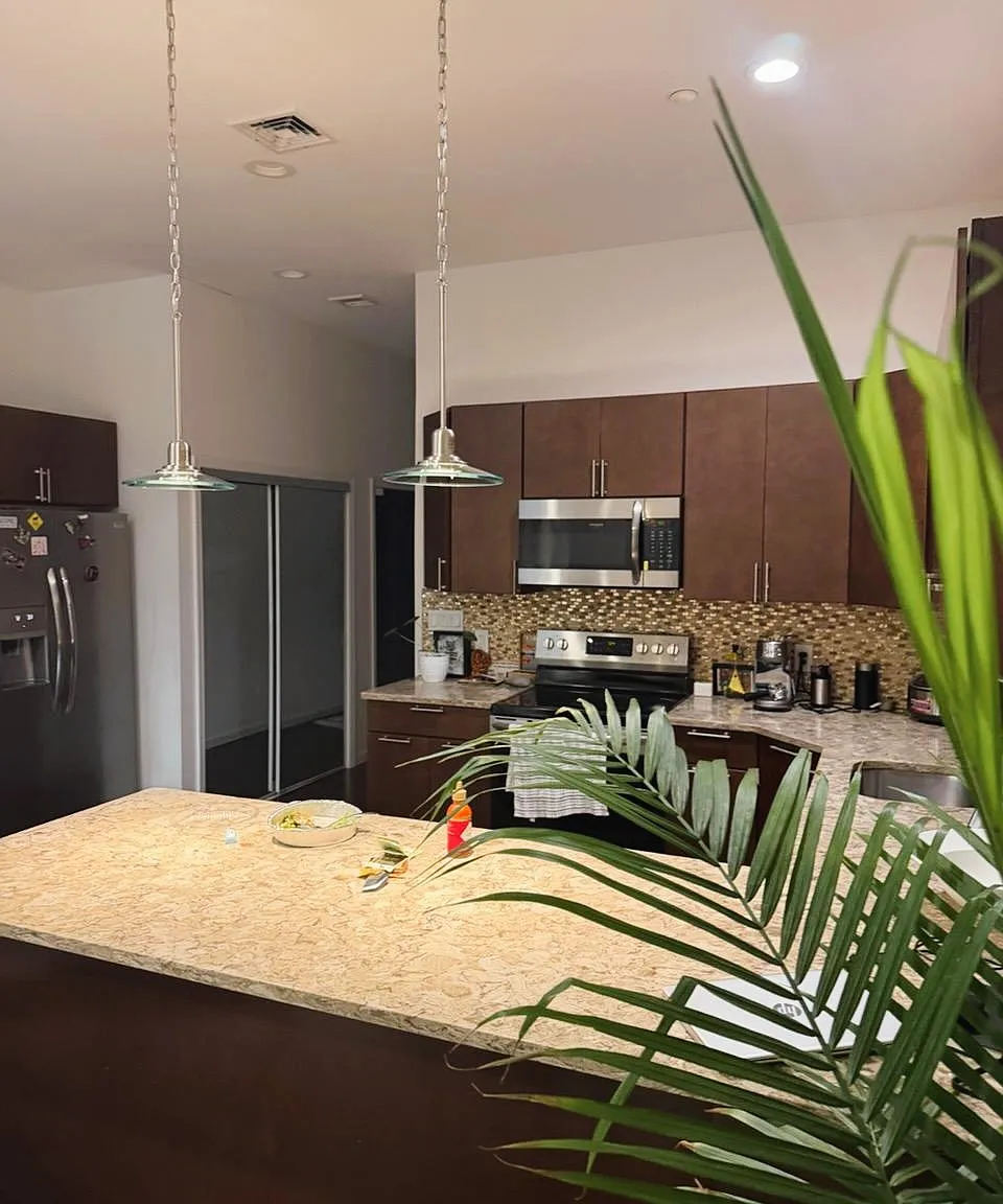 2 bed, 1015 sqft, $3,950 — Photo 2