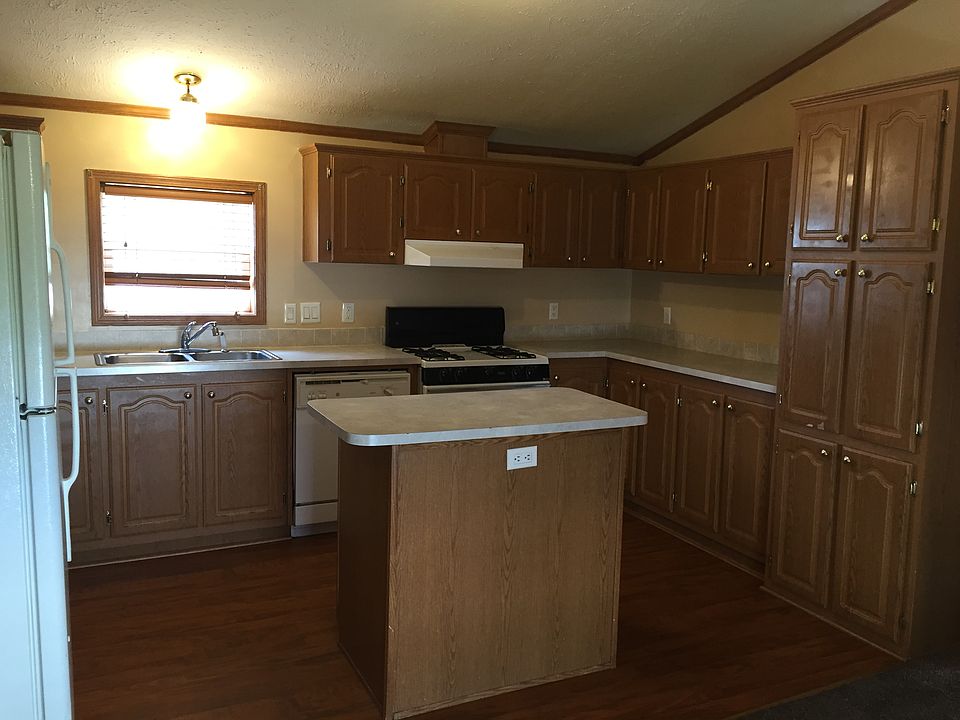 1st image of 46213 Dorchester Dr