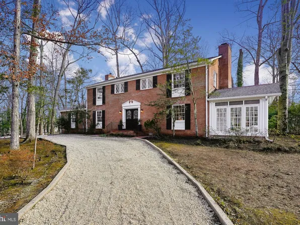 3220 Riverview Dr, Triangle, VA 22172