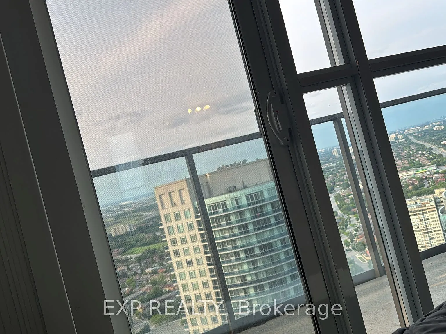 2 bed, $3,000 — Photo 2