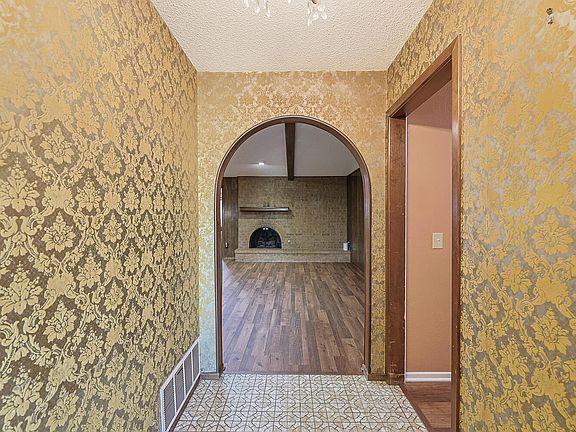 4th image of 3311 88th St