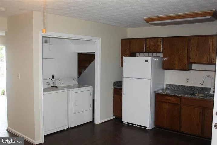 414 Cornwallis Ct — Photo 8