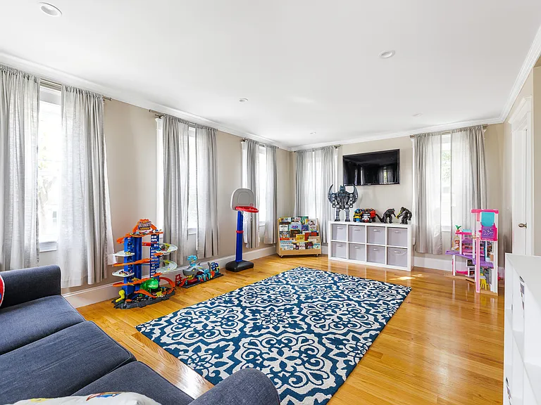 37 Sassamon Ave — Photo 8