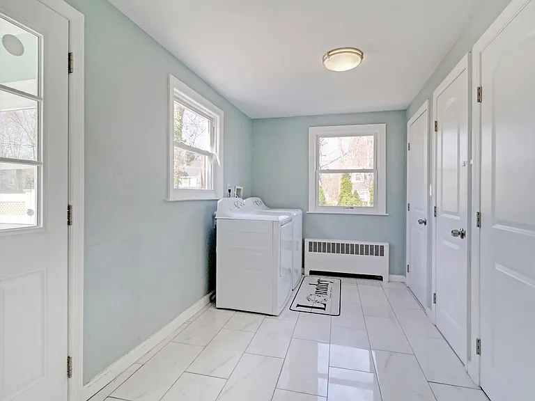 95 W Northfield Rd — Photo 15
