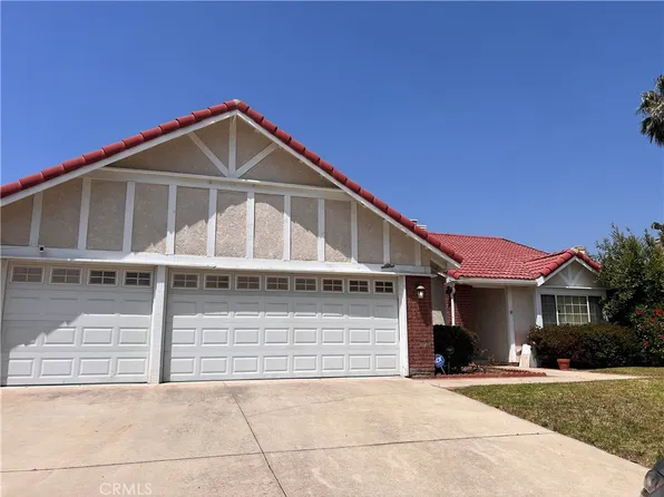 3034 Road Runner Ct, Highland, CA 92346