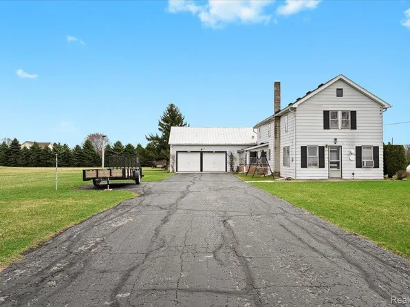 1572 Doty Rd, Monroe, MI 48162