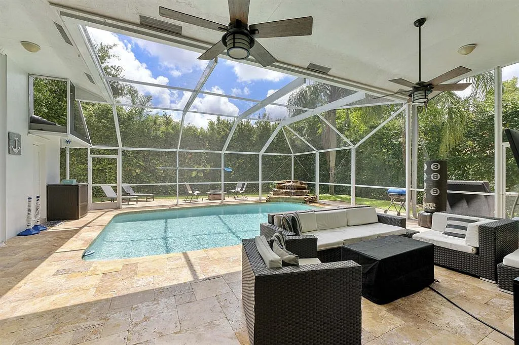 4 bed, 2587 sqft, $6,900 — Photo 2