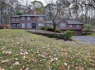 418 Weir St, Glastonbury, CT 06033