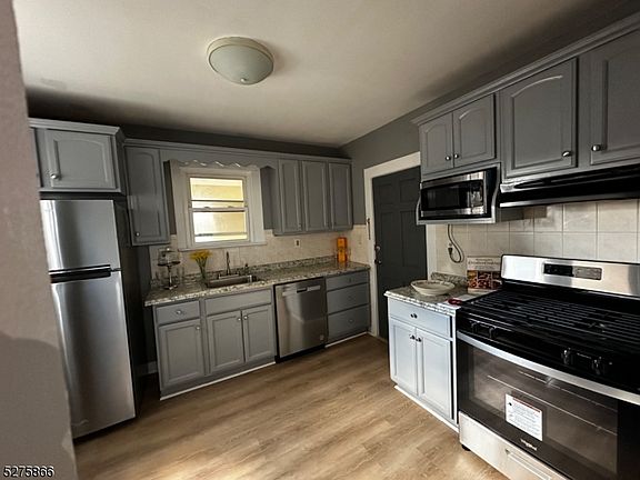 5th image of 46 Elmwood Ave Floor 1