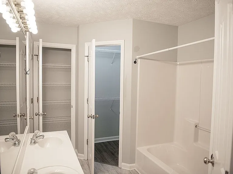 1012 Wismar Ct — Photo 7