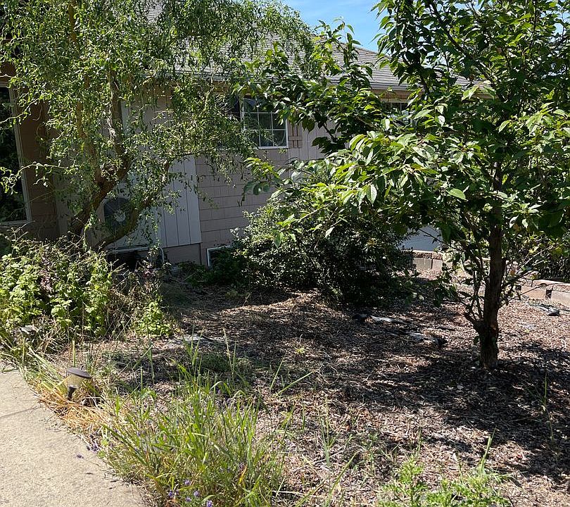 2nd image of 333 NW True St