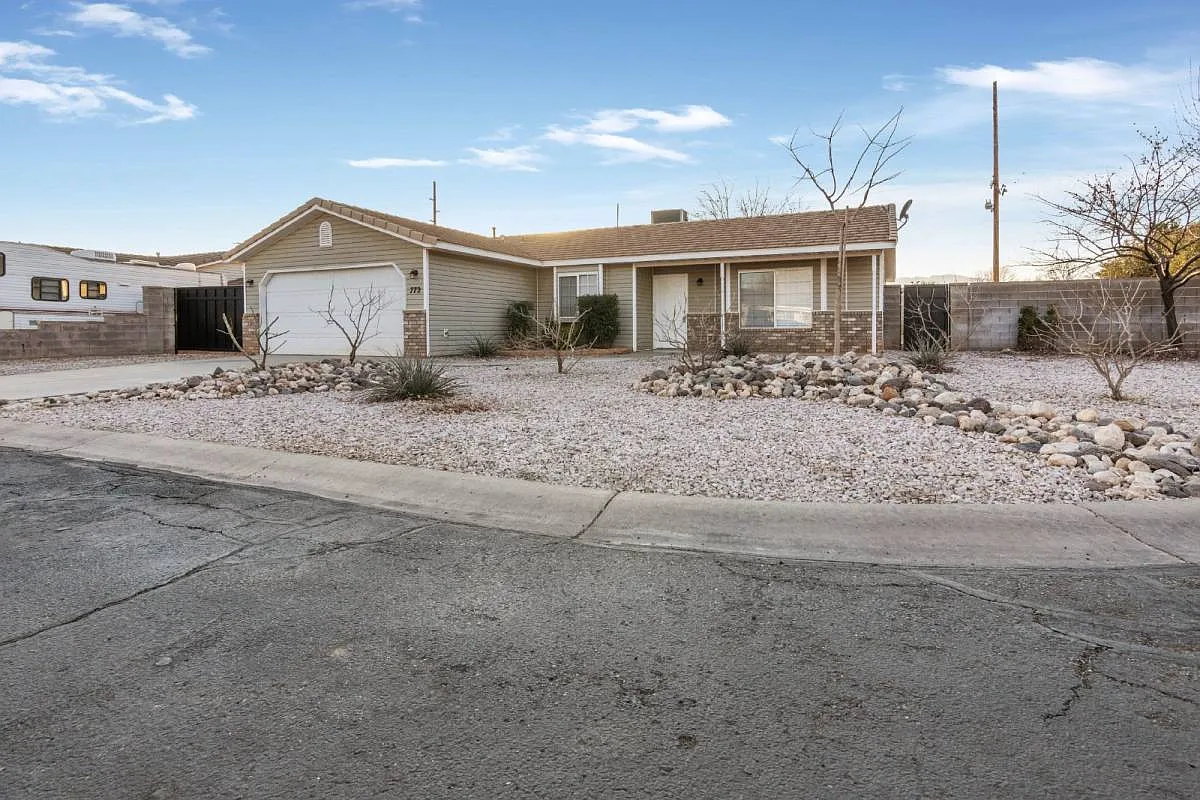 772 S 220 E Circle in Ivins, UT 84738 — Photo 1