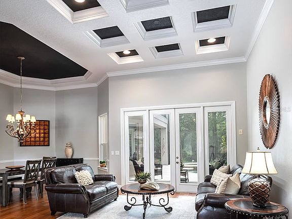 4th image of 365 Brookhaven Pl