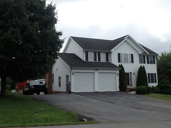 3rd image of 10705 Hershey Dr