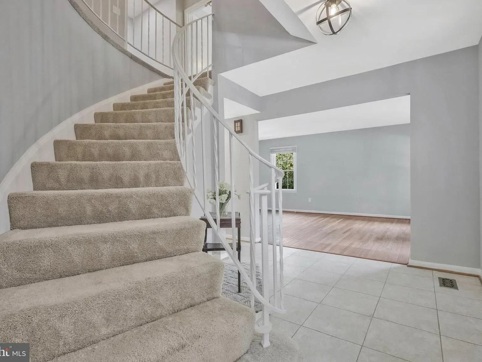 4 bed, 3.5 bath, 2892 sqft, $4,000 — Photo 4