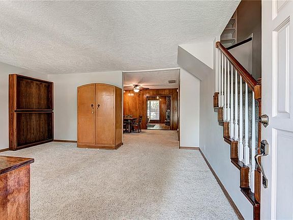 2nd image of 1401 Canterbury Ave