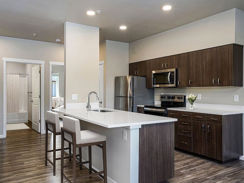 Spacious Modern Kitchens