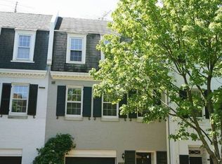 3318 R St NW, Washington, DC 20007