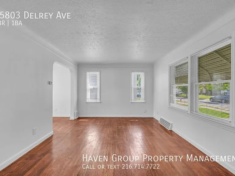 15803 Delrey Ave — Photo 4