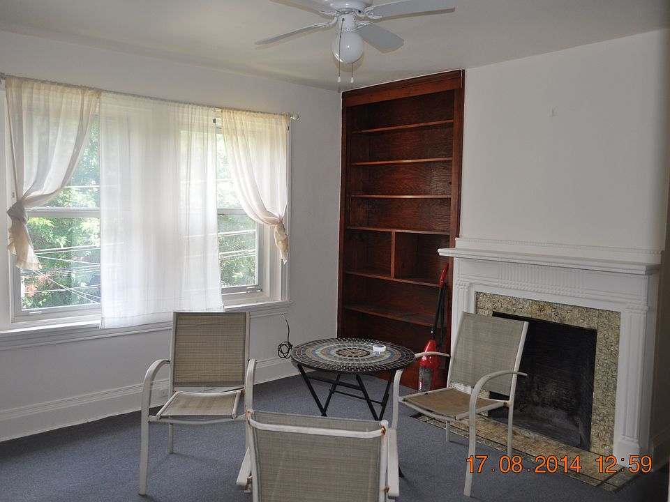 living room/bedroom