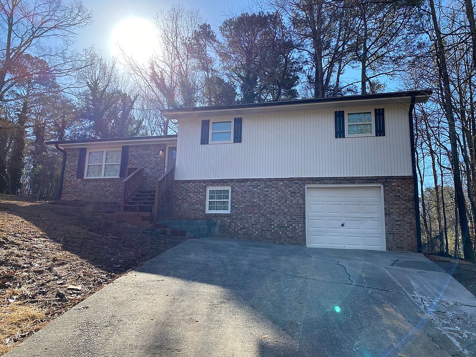 1st image of 2202 Chestnut Log Dr