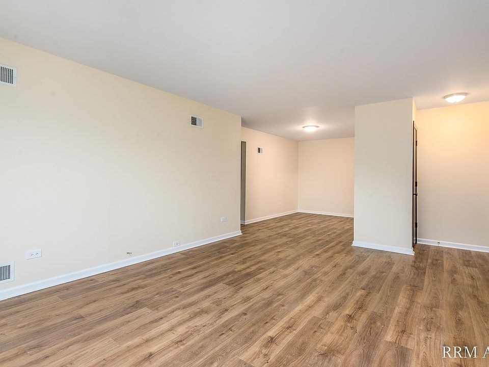 32927 N John Mogg Rd Grayslake IL Zillow