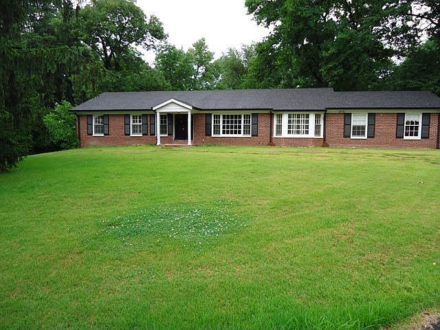 1st image of 7 Chilton Ln