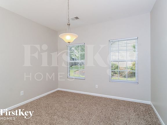 4th image of 169 Silver Creek Trl