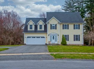 40 Fenway Ln, East Longmeadow, MA 01028