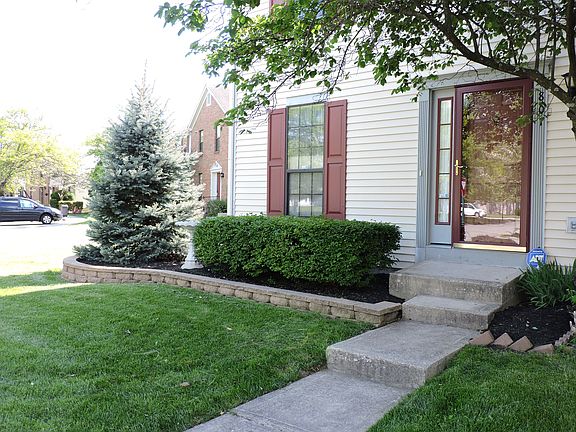 2nd image of 801 Crofton Pl