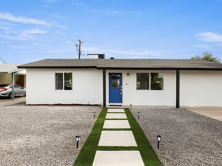 2241 N Sunset Dr — Photo 30