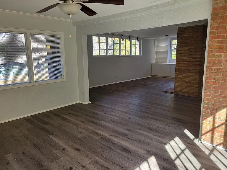 10208 Lake Gardens Dr — Photo 1