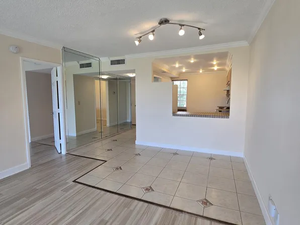 2900 N Palm Aire Dr APT 405, Pompano Beach, FL 33069