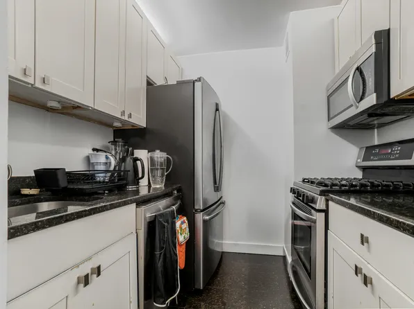 630 First Avenue image 10 of 24