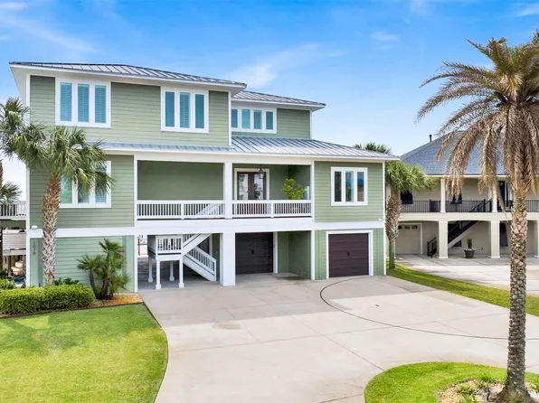 1070 Harbor Ln, Gulf Breeze, FL 32563