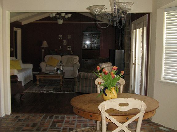 Open kitchen/dining/family