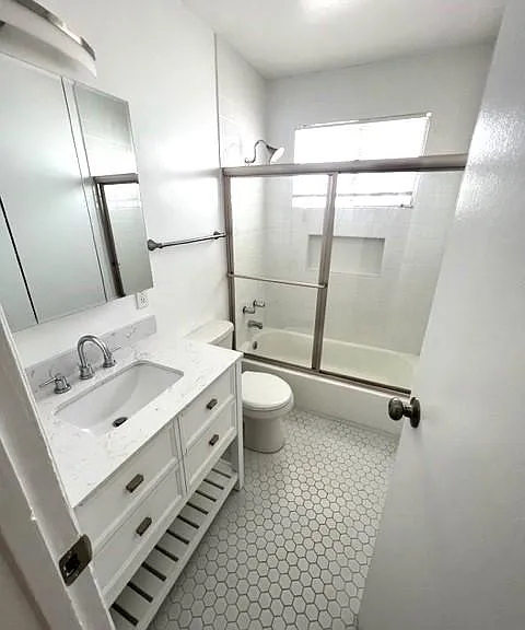 1288 Barry Ave #6 — Photo 10