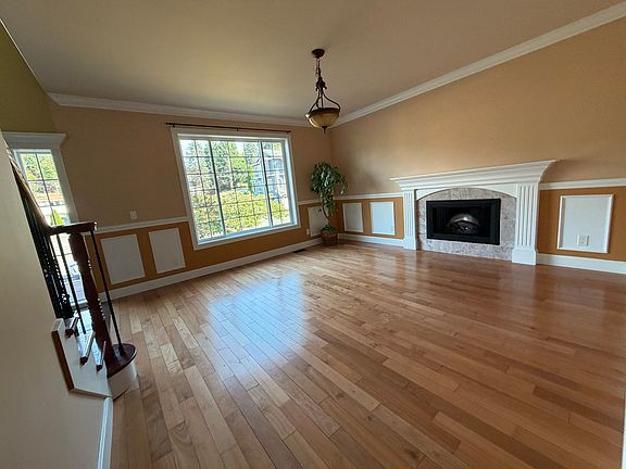 2nd image of 7632 SE 37th Pl
