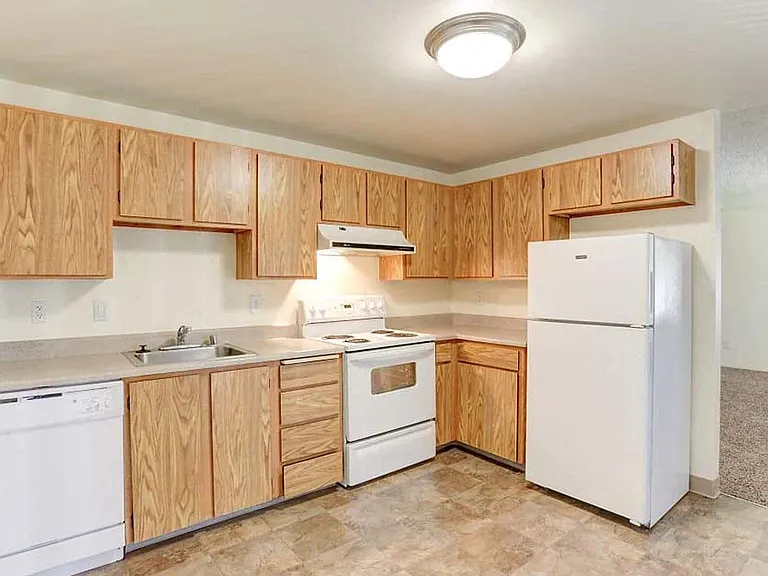 Teal Pointe Apartments — Photo 6