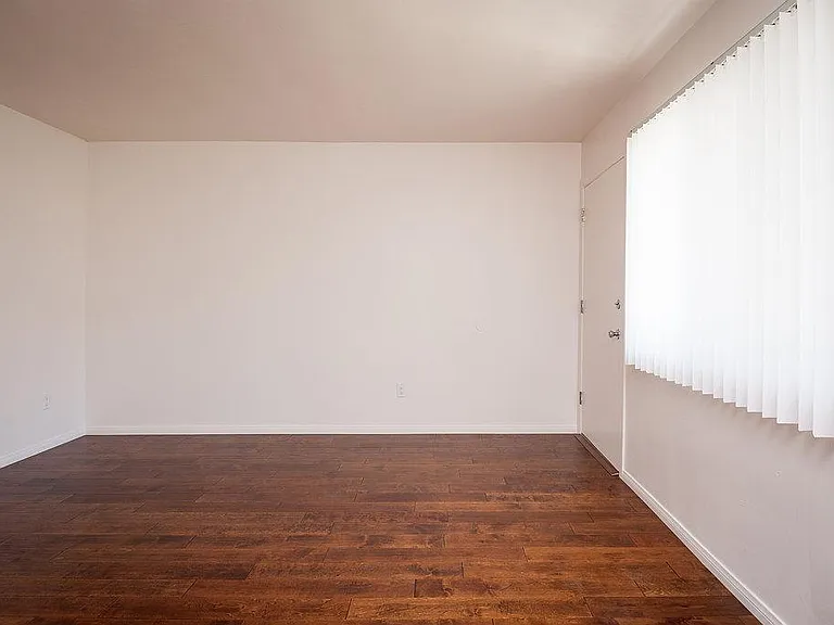 935 Agate St #4 — Photo 7