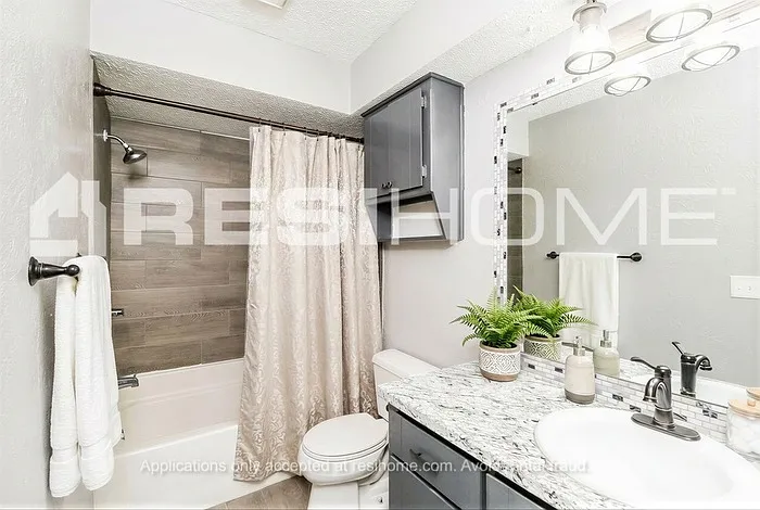 2329 SW 103rd Ter — Photo 12